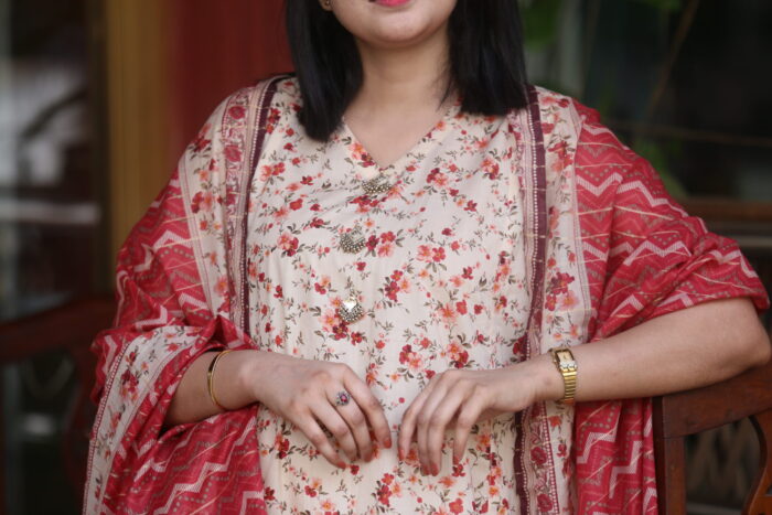 3pc lawn suit-Printed (Stitched) - Image 4